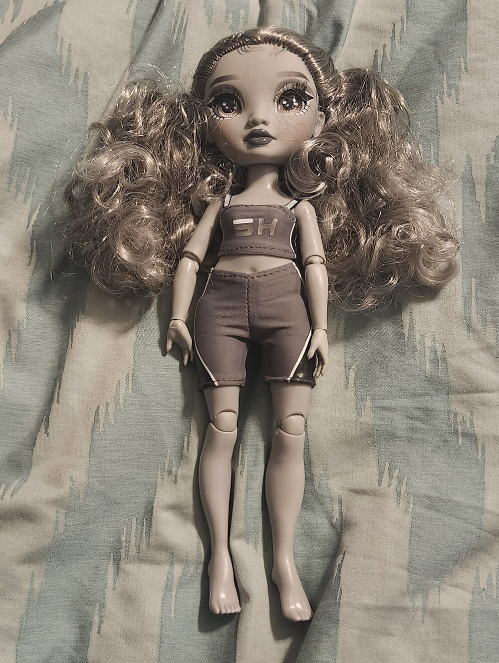 Rainbow High Shadow Series 1 NICOLE STEEL Fashion Doll.